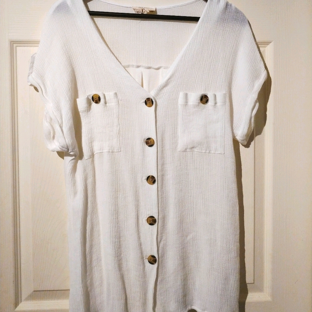 White buttoned blouse
